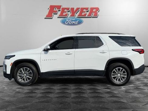Used 2023 Chevrolet Traverse LT FWD image 2