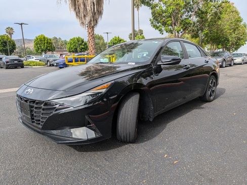 Certified 2022 Hyundai Elantra Limited FWD image 4