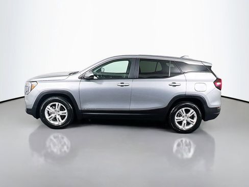 Used 2024 GMC Terrain SLE image 8