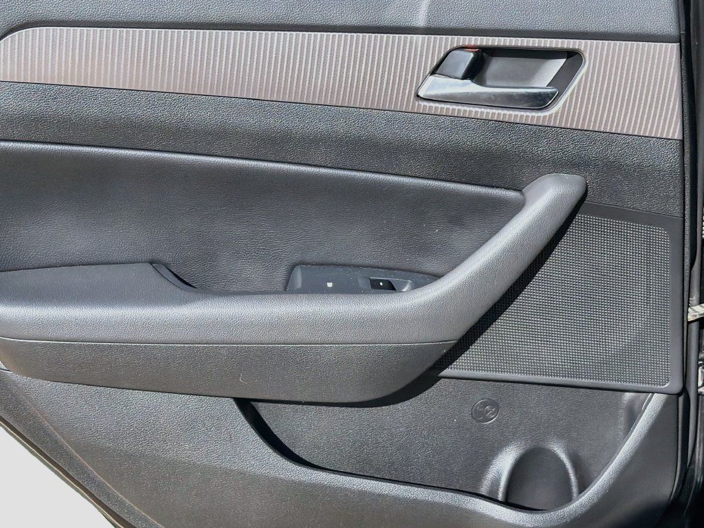 Used 2018 Hyundai Sonata Limited FWD image 26
