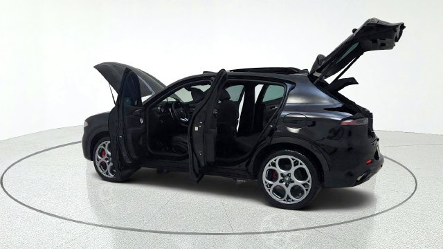 Used 2024 Alfa Romeo Tonale Veloce AWD/4WD image 15