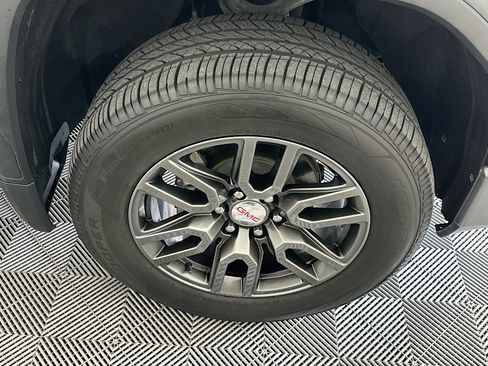 Used 2021 GMC Sierra 1500 AT4 w/ AT4 Premium Package AWD/4WD image 11