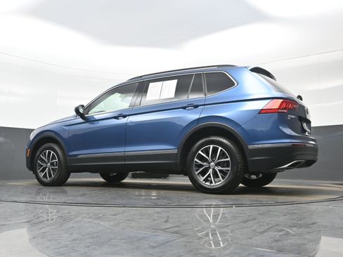 Used 2020 Volkswagen Tiguan SE image 28