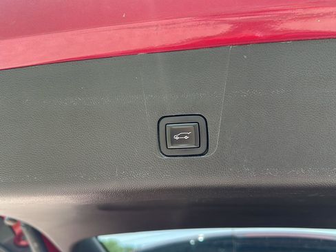 Used 2020 Chevrolet Traverse High Country w/ LPO, Floor Liner Package AWD/4WD image 31