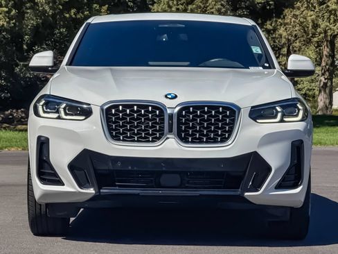 Used 2025 BMW X4 xDrive30i w/ Premium Package AWD/4WD image 10