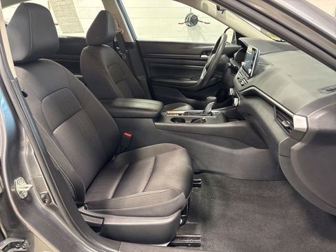 Used 2020 Nissan Altima 2.5 S AWD/4WD image 12