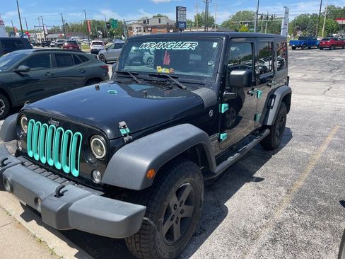 Used 2018 Jeep Wrangler Unlimited Sport S AWD/4WD image 2