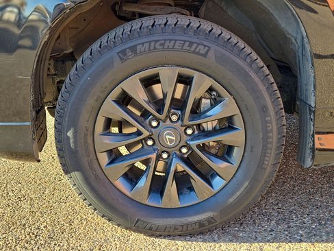 Certified 2023 Lexus GX 460 Premium image 11