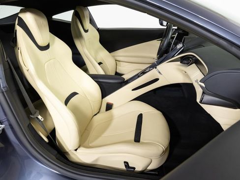 Used 2021 Ferrari Roma RWD image 34