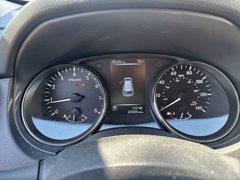 Used 2017 Nissan Rogue SL w/ SL Premium Package AWD/4WD image 7