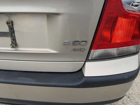 Used 2002 Volvo S60 2.4T image 8