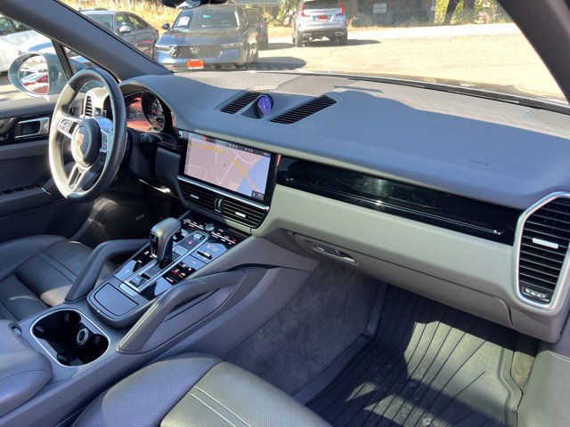 Used 2020 Porsche Cayenne AWD/4WD image 28