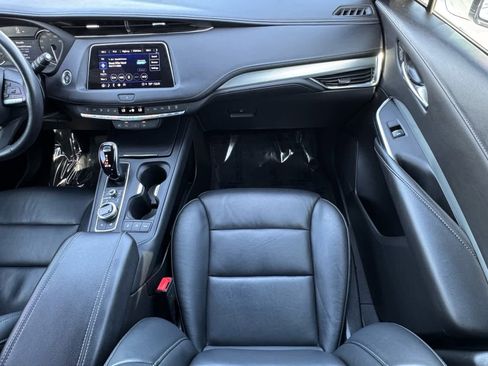 Used 2022 Cadillac XT4 Premium Luxury w/ Enhanced Visibility Package image 14