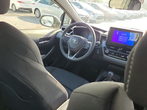 Used 2025 Toyota Corolla SE FWD image 14