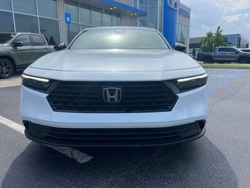 Used 2023 Honda Accord Sport image 3