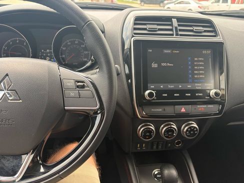 Used 2024 Mitsubishi Outlander Sport SE AWD/4WD image 13