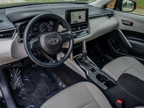 Used 2023 Toyota Corolla Cross L FWD image 14