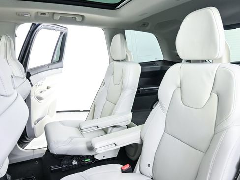 New 2026 Volvo XC90 T8 Ultra w/ Protection Package Premier AWD/4WD image 21