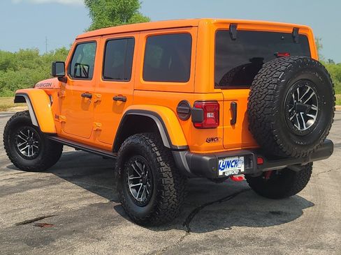 Used 2025 Jeep Wrangler Unlimited Rubicon AWD/4WD image 2