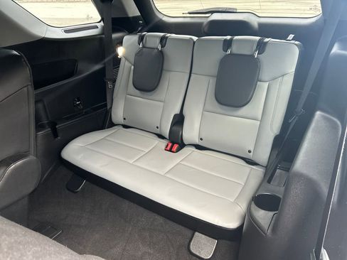 Used 2021 Ford Explorer XLT w/ Equipment Group 202A image 33