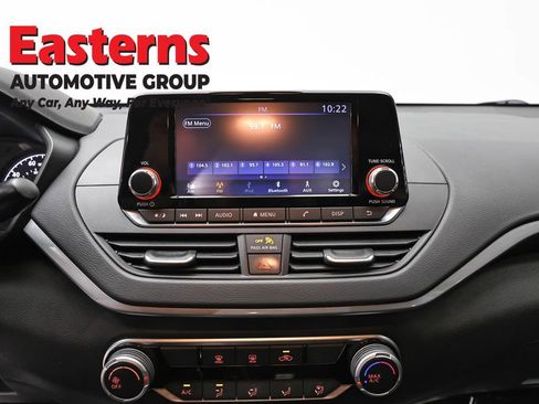Used 2024 Nissan Altima 2.5 S FWD image 11