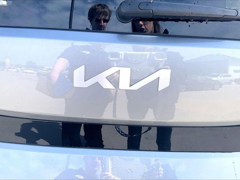 Used 2025 Kia Soul LX FWD image 24
