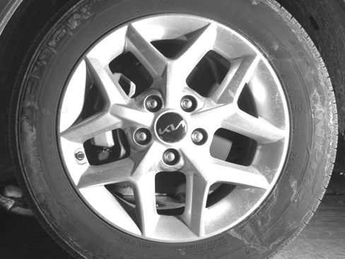 Used 2025 Kia Soul LX w/ LX Technology Package image 12