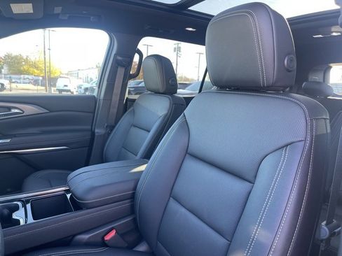 New 2026 Chevrolet Traverse LT w/ Sun and Wheel Package image 16