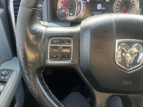 Used 2015 RAM 2500 SLT w/ Luxury Group image 18