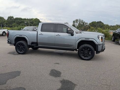 Used 2024 GMC Sierra 2500 AT4 w/ AT4 Premium Plus Package AWD/4WD image 2