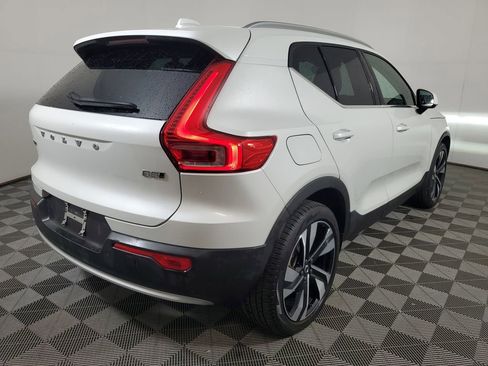 Used 2024 Volvo XC40 B5 Plus w/ Climate Package AWD/4WD image 6
