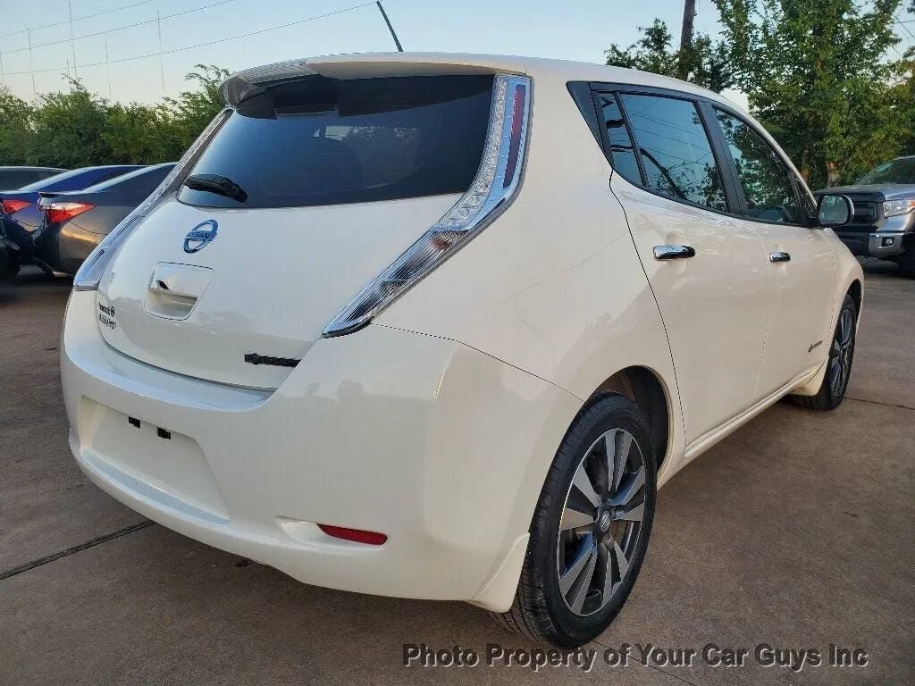 Used 2015 Nissan Leaf SL w/ Premium Package FWD image 12