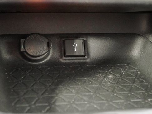 Used 2020 Toyota RAV4 XLE w/ Convenience Package image 33