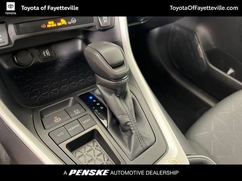 Used 2025 Toyota RAV4 XLE FWD image 31