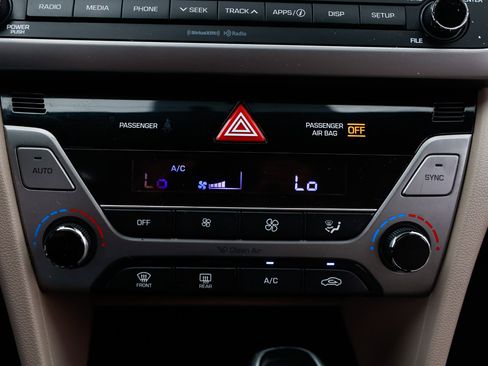 Used 2017 Hyundai Elantra SE w/ SE A/T Tech Package 03 image 31