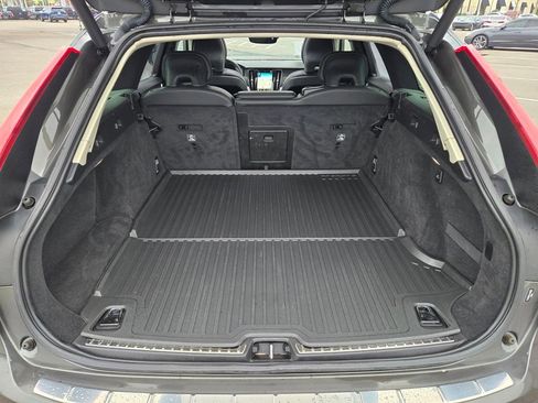 Used 2020 Volvo V90 T6 Cross Country AWD/4WD image 21