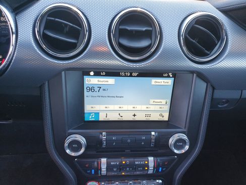 Used 2017 Ford Mustang GT Premium image 7