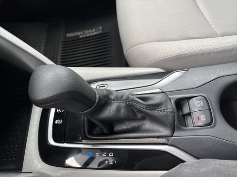 Used 2023 Toyota Corolla Cross L image 24