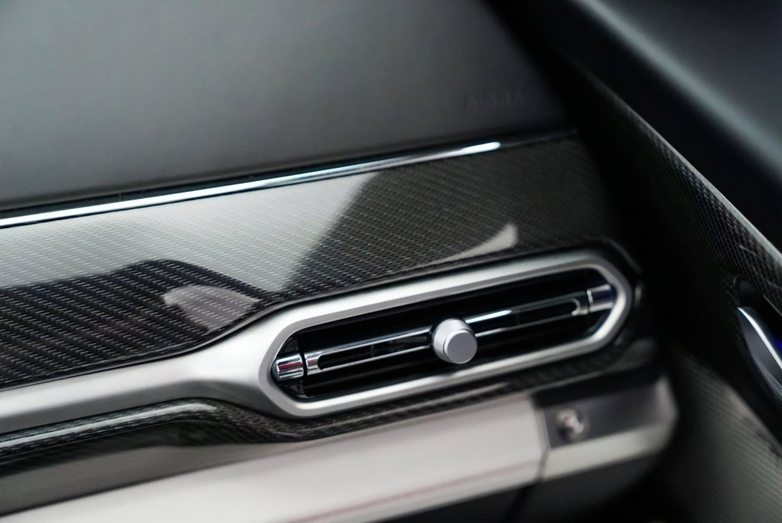 New 2026 Aston Martin Vanquish Convertible RWD image 16