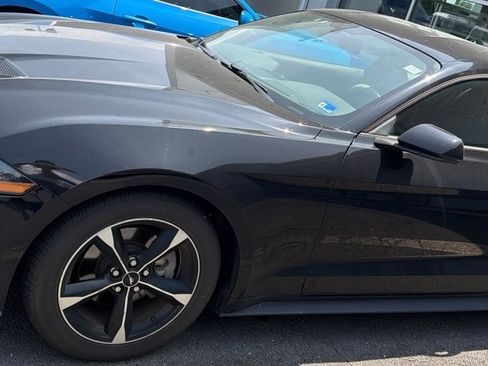 Used 2018 Ford Mustang Coupe RWD image 1