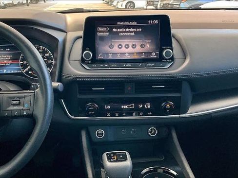 Certified 2023 Nissan Rogue SV image 7