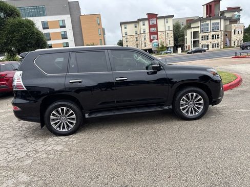 Used 2022 Lexus GX 460 Luxury w/ Off Road Package AWD/4WD image 6