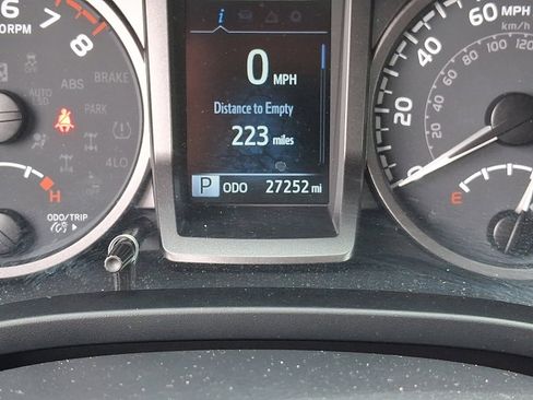 Certified 2022 Toyota Tacoma TRD Sport image 19