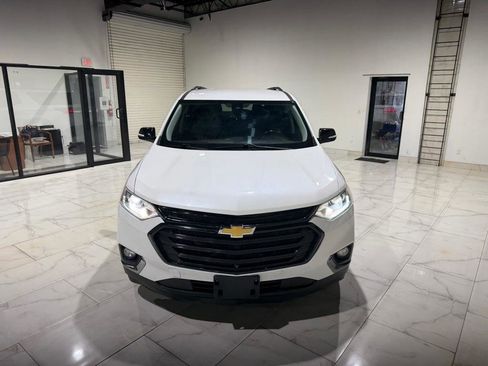 Used 2020 Chevrolet Traverse RS FWD image 2