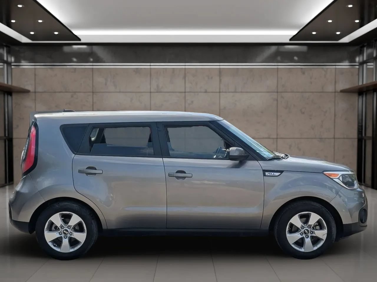 Used 2017 Kia Soul FWD image 4