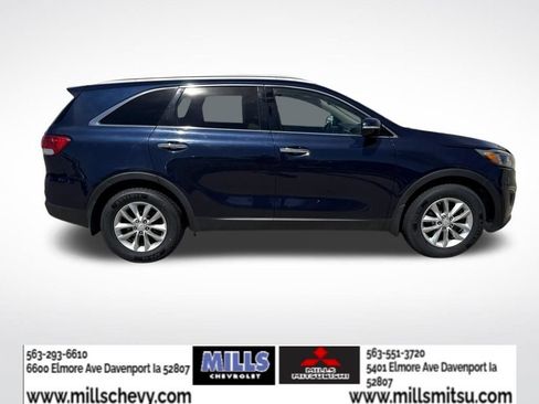 Used 2017 Kia Sorento FWD w/ LX Convenience Package image 6