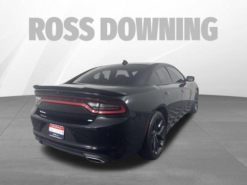 Used 2022 Dodge Charger SXT w/ Plus Group RWD image 4