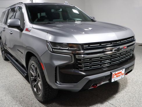 Used 2022 Chevrolet Suburban Z71 w/ Z71 Off-Road Package AWD/4WD image 5