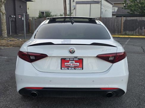 Used 2018 Alfa Romeo Giulia RWD image 6