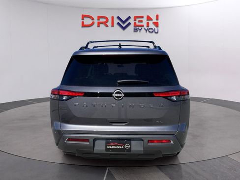 New 2026 Nissan Pathfinder SL image 4